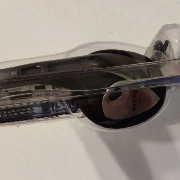 NWT Philips AQ 6591 stereo radio cassette player - Picture 6 of 11